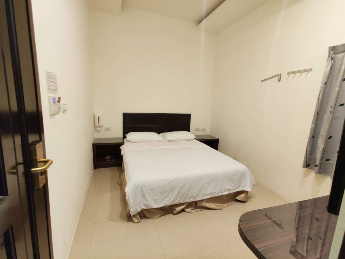 Feng Homestay Zhongpu Esterno foto
