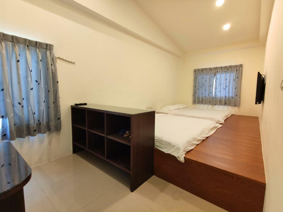 Feng Homestay Zhongpu Esterno foto